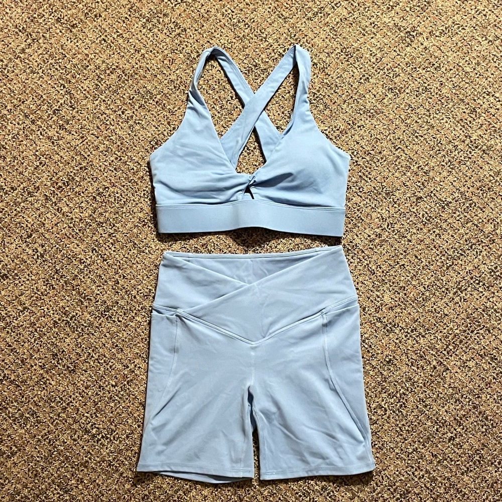 Oasis PureLuxe HW Crossover Shorts 6” with Oasis Twist Medium Impact Sports Bra